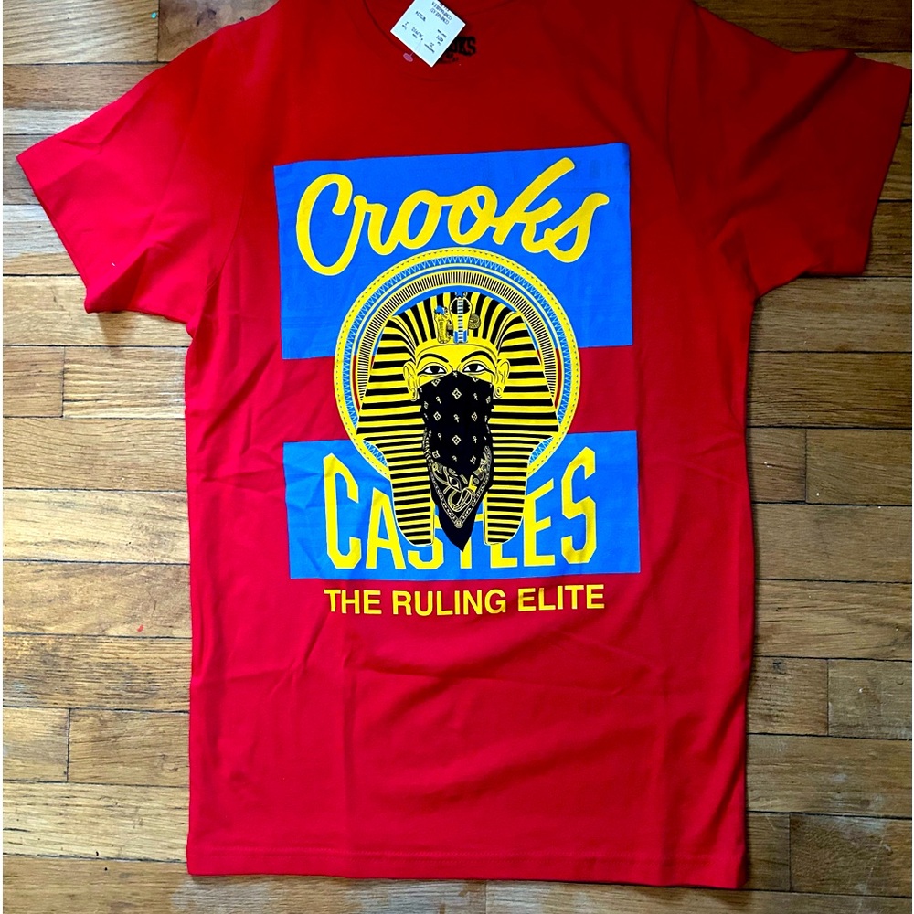 BNWT CROOKS AND CASTLES T-SHIRT